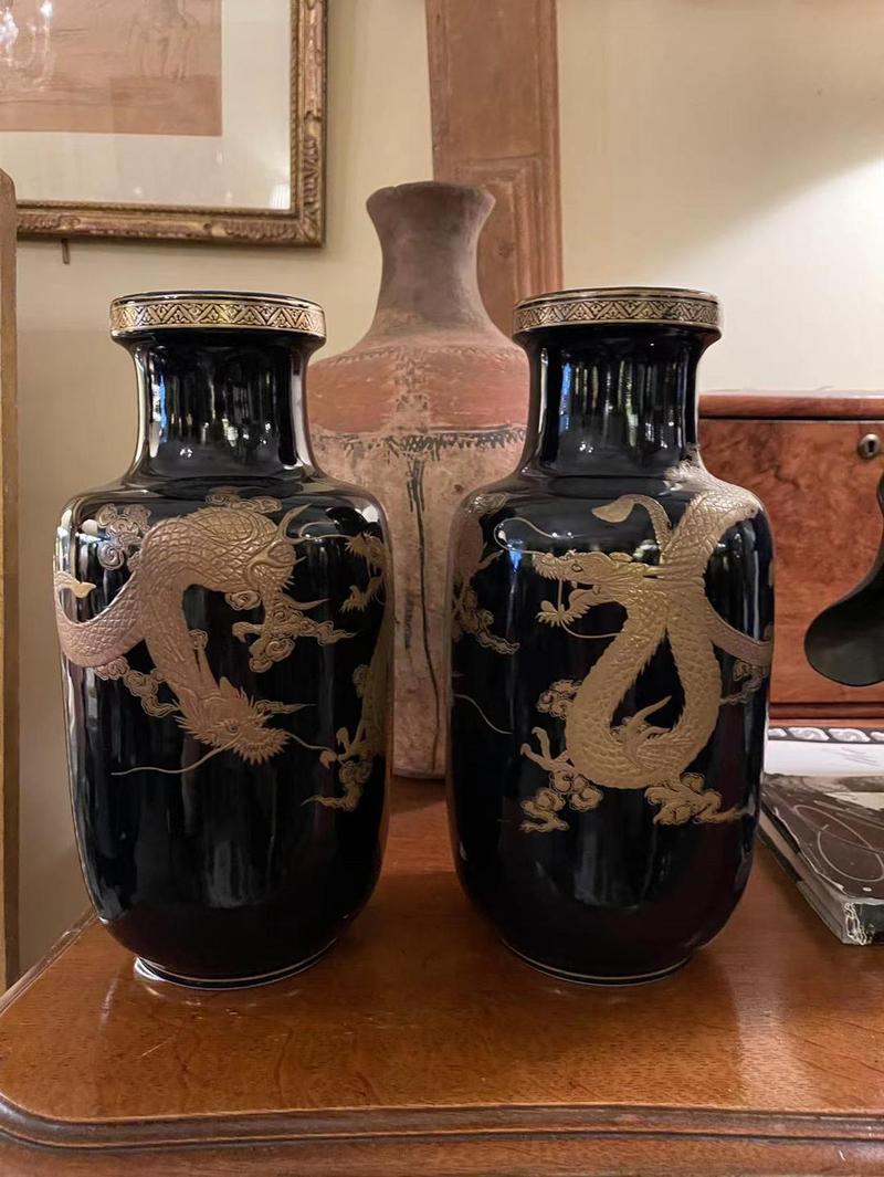 錦光山制金龍紋棒槌瓶一對 東瀛瓷藝的匠心與金龍氣象